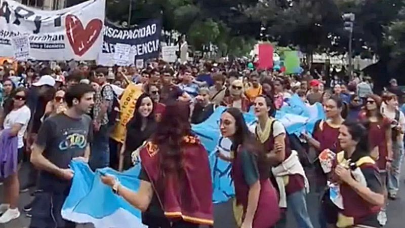 Una masiva movilización en el Congreso reclamó la aplicación de la emergencia en discapacidad